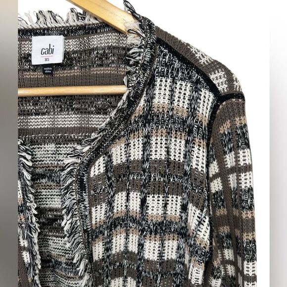 Cabi Women's Brown and White Plaid Classic Cardigan Size XS Slim Fit Cropped - Picture 4 of 11